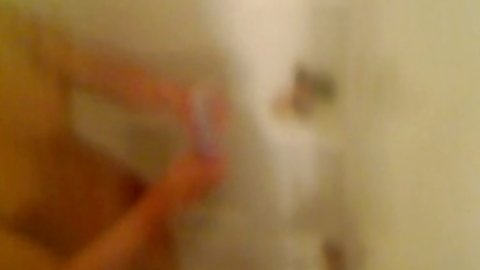 amateur gf showering on webcam