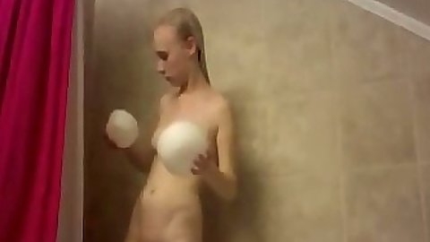 Amateur teen sexysuccubus washing and preparing to go out