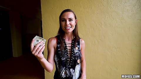 Aidra Fox publicly accepts some cash for quick groping and flashing