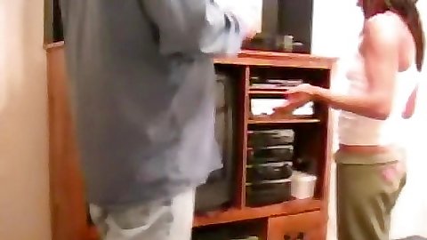 Chick makes a hidden video with the cable guy