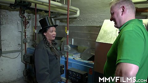 Story based mature spunky Anna Von Freienwalde looking for the mechanic in the storage utility room and gives deep throat oral